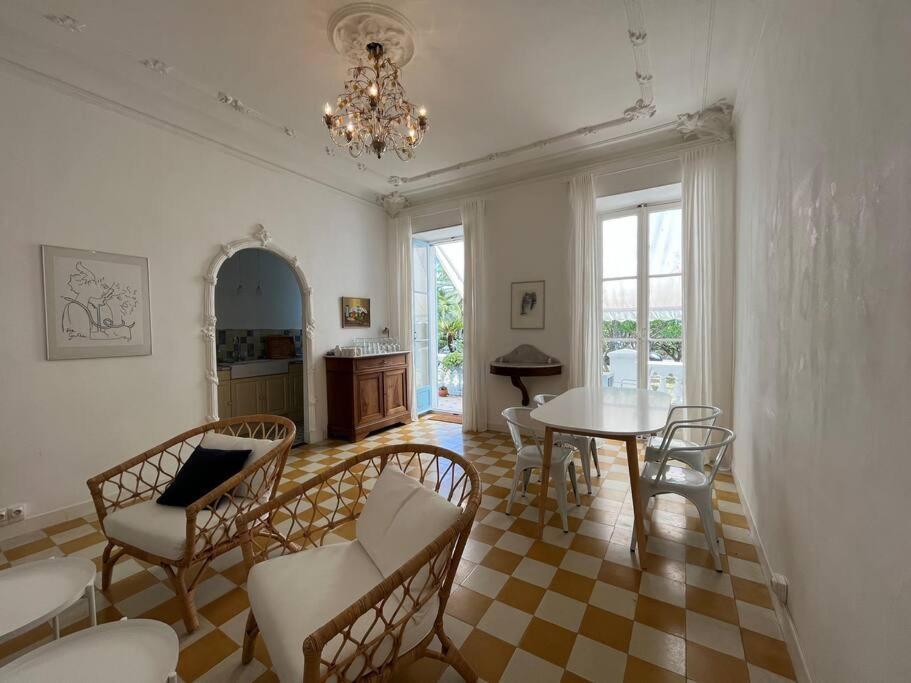 Beautiful Garden Apartment Steps From The Beach Menton Exterior photo