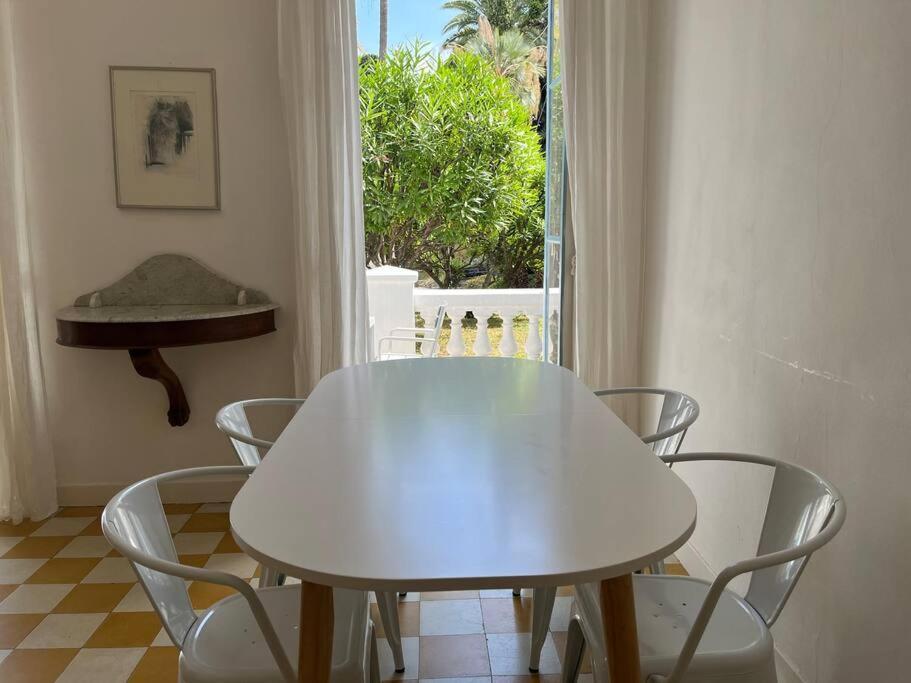 Beautiful Garden Apartment Steps From The Beach Menton Exterior photo
