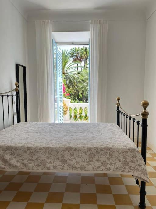 Beautiful Garden Apartment Steps From The Beach Menton Exterior photo